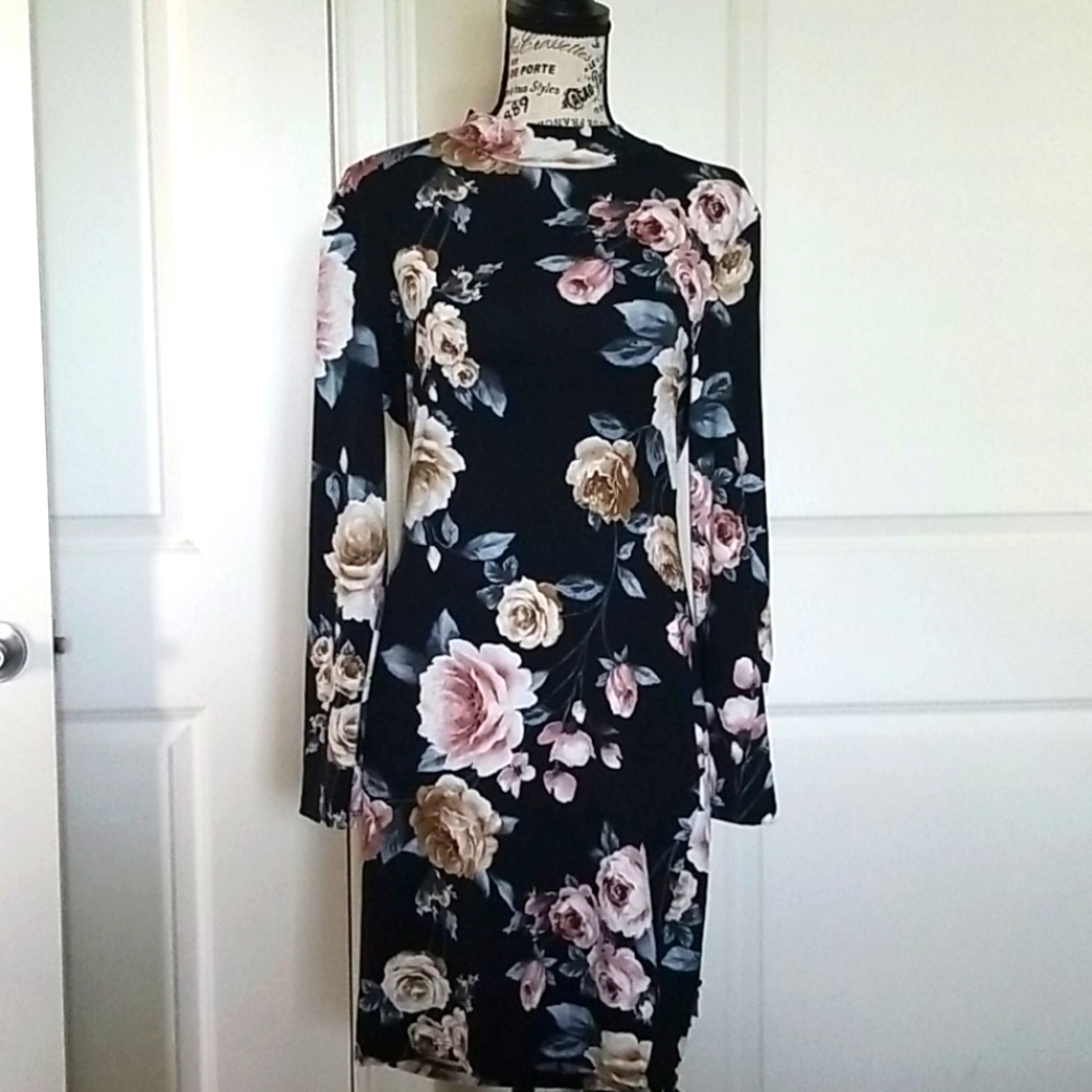 Beautiful floral bodycon dress